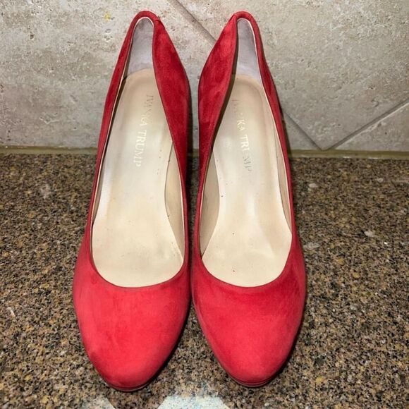 Women's Ivanka Trump Red Suede Heels Size 6M Size - Picture 2 of 6